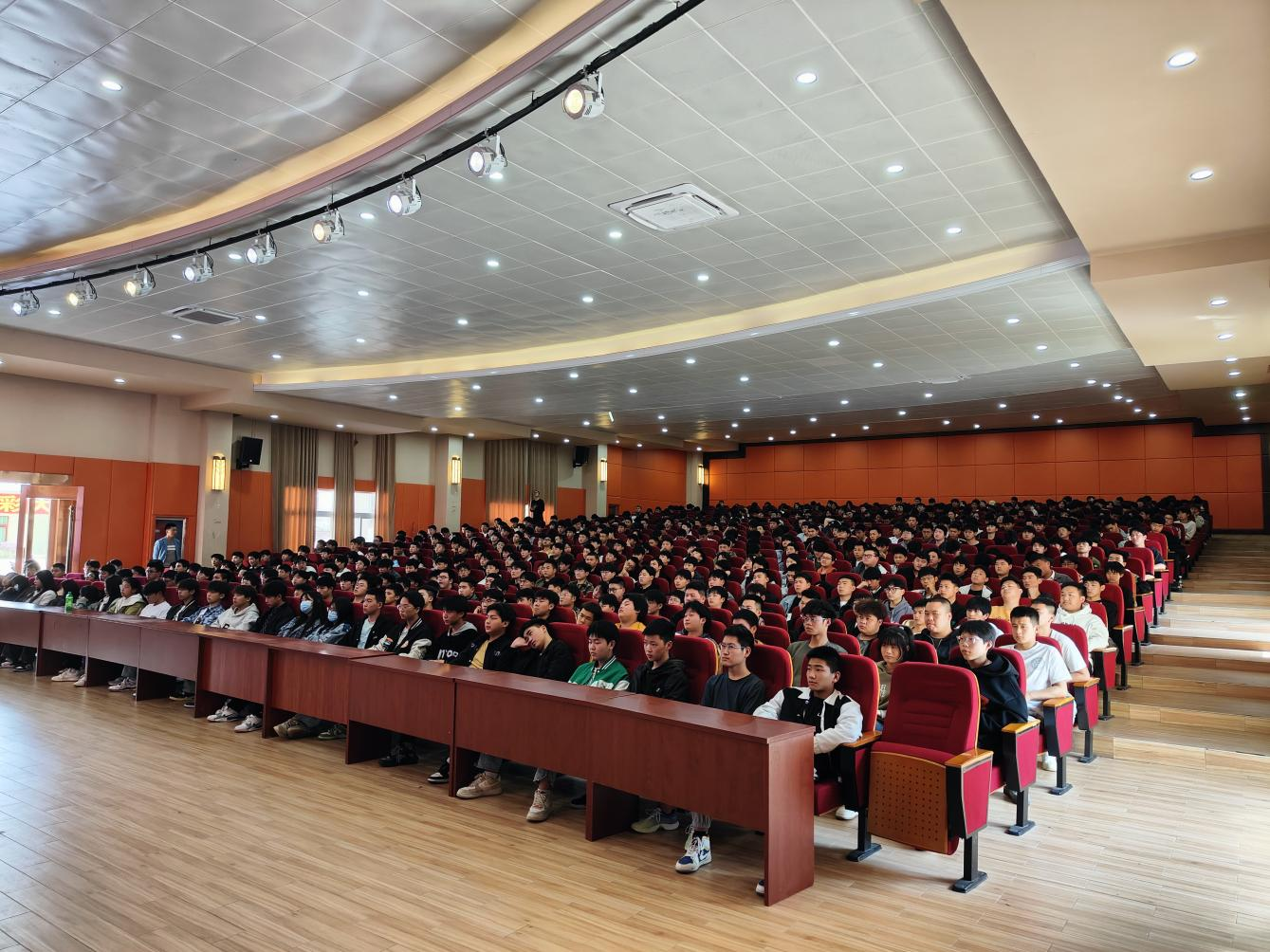 1682585292365075281.png 图片3.png