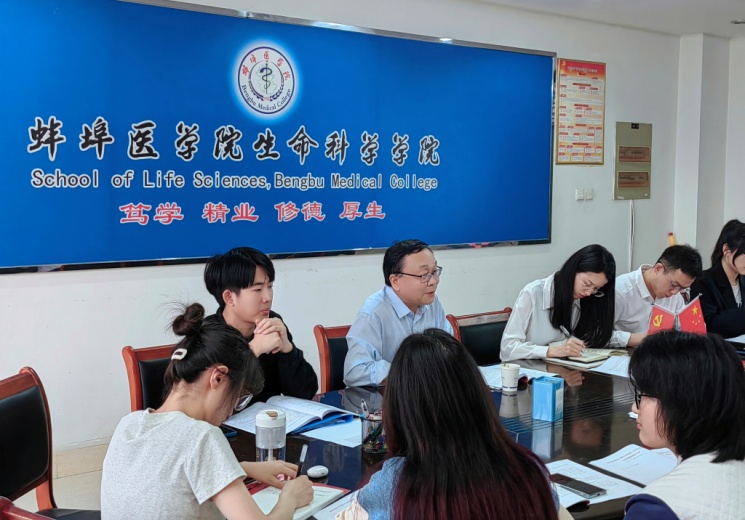 万象城awc体育第三次学生代表大会(关老师讲话).jpg