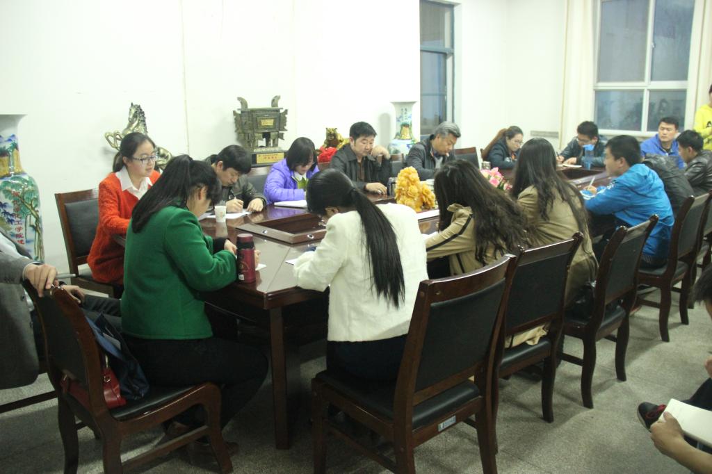 报告会现场
